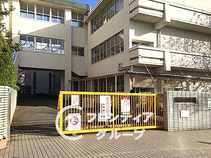 生駒市立生駒南小学校 1820m