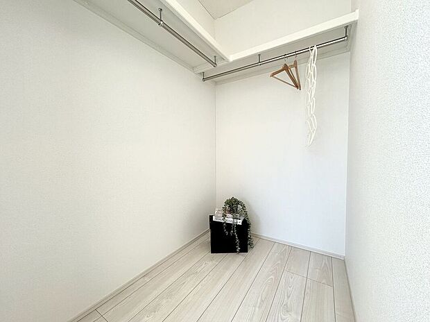 【収納】各居室に収納スペースがあり、すっきりお住まい頂けます