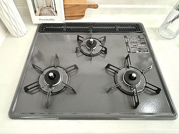 【その他設備】ビルトインコンロでお手入れラクラク。吹きこぼれのお掃除もらくらくです。