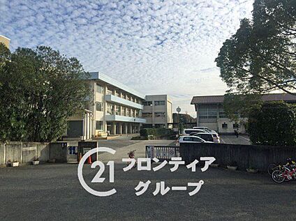 生駒市立真弓小学校 590m