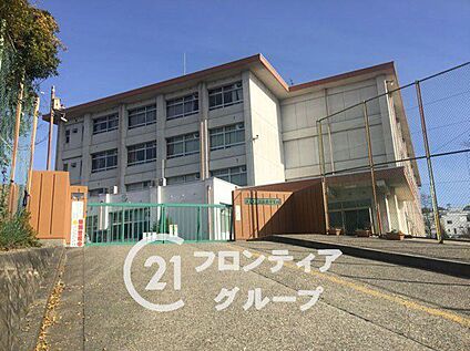 奈良市立富雄南中学校 750m