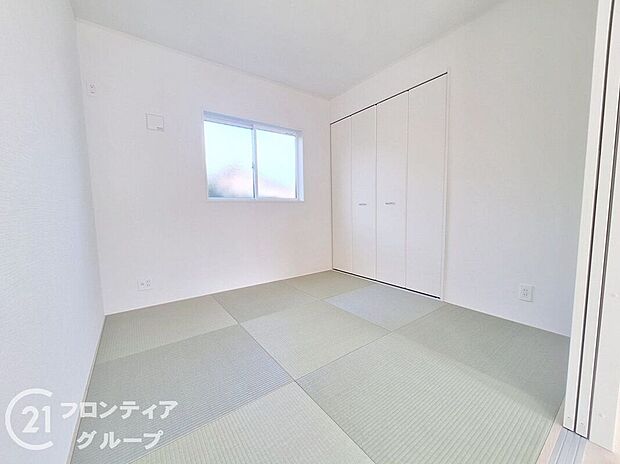 【子供部屋】新しいい草香る畳スペースは、使い方色々！客室やお布団で寝るときにぴったりの空間ですね。