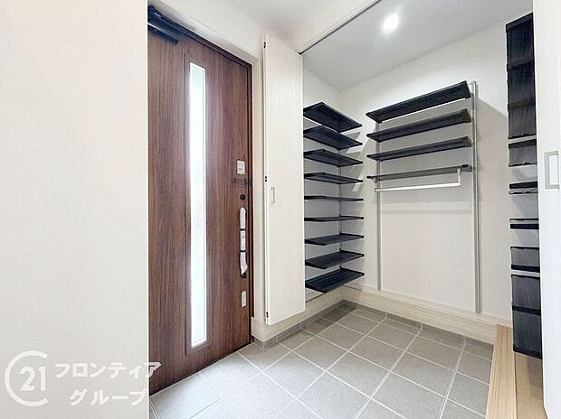 【玄関】多様化する住まいのお悩みを当社へお気軽にご相談下さい