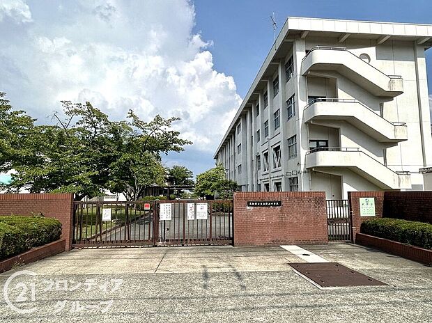 大和郡山市立郡山中学校(約2,500m)