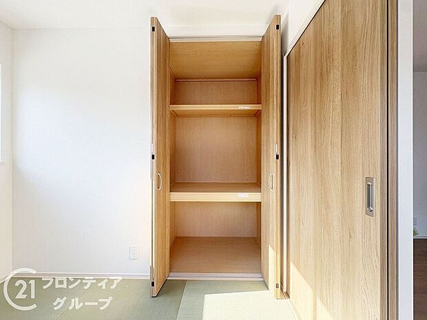 【収納】タタミスペースの押入れは、季節のものやお子様のおもちゃなどたくさん収納しておける便利なスペースです！