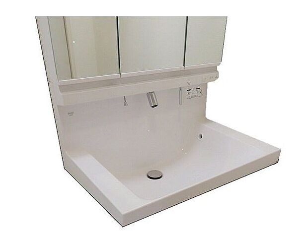 【同仕様画像 (その他内観)】\同仕様写真/ミラー扉の内側がすべて収納スペースになっています。ティッシュBOXも収納可能。収納物に応じて高さ調整が可能。取り外して洗えるので清潔