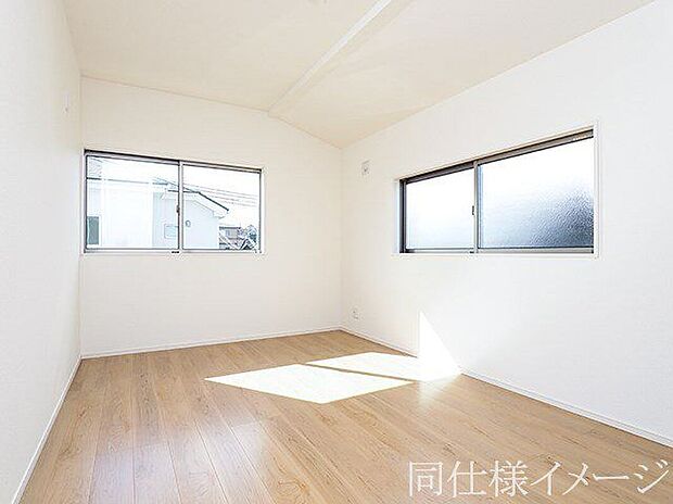 【同仕様画像　（その他内観）】＼同仕様写真／寝室や子供部屋など用途多彩な明るい洋室！