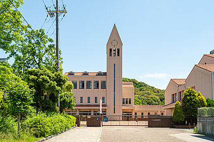 市立桃の木台小学校 現地から780m～810m。(徒歩10分～11分。)