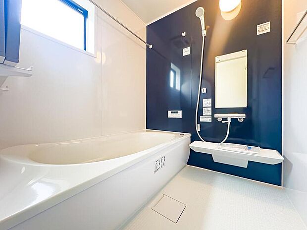 【浴室】バスルームは、1日の疲れを取り、心身を癒すことができる場所。住まいの中のリラクゼーション空間です。浴室乾燥機も完備されております。現地(2026年2月)撮影