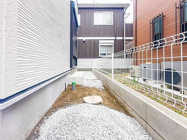 【庭】ご不明点や気になる点等、お気軽にお問い合わせください。現地(2026年3月)撮影