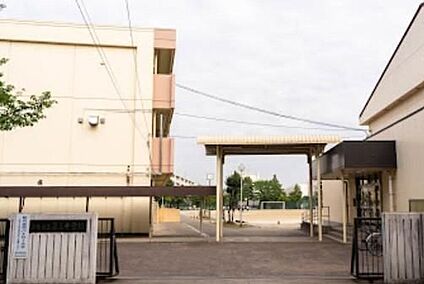 調布市立第三中学校 647ｍ(徒歩9分)