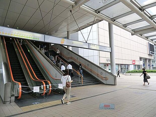 立川北駅まで1217m 新宿、東京、川崎といった都会から高尾、奥多摩、青梅といった自然豊かな場所までのアクセスが良好です。駅周辺は首都圏有数の規模の繁華街が広がっています。公園や商業施設も豊富で、休日