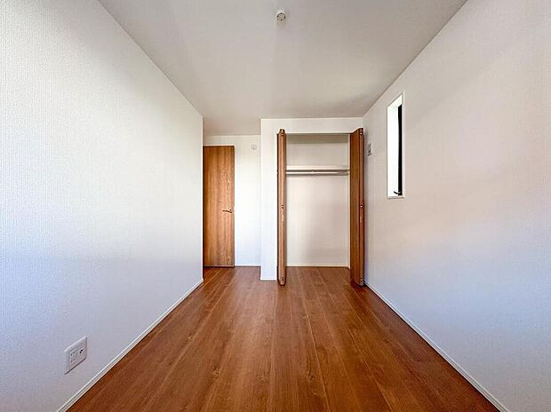 【リビング以外の居室】家族とのコミュニケーションを促進する拘り設計。快適な居住空間を演出し、都市型生活をより潤いある時間へ代えてくれます。