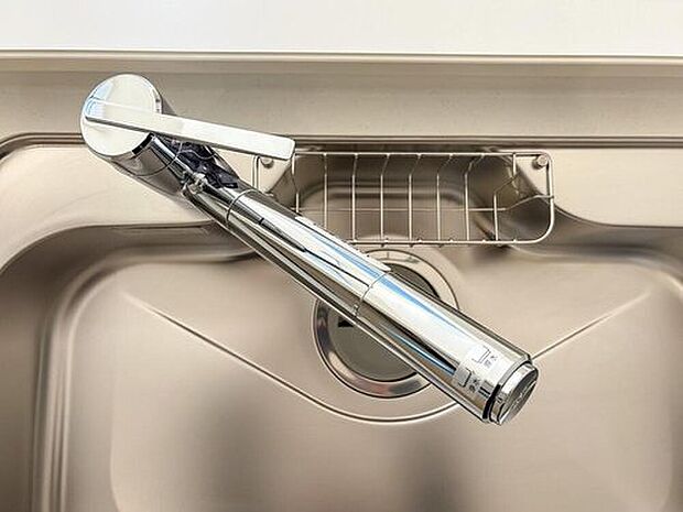 【浄水器】見た目にもスマートな浄水器。お米を炊いたりする際には浄水機能をつかうこともできて、人気の商品です。