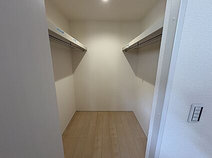 ウォークインクローゼット　同社施工例写真