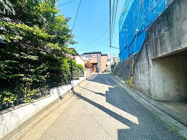 ☆☆風通しの良い住宅地☆☆ ゆとりのある住宅地 部屋の窓を開けるとそこには心地よい風が通りぬけます♪