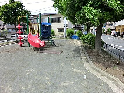 大岡四丁目第三公園 350m