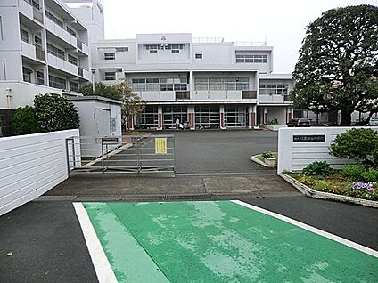 横浜市立栗田谷中学校 1100m