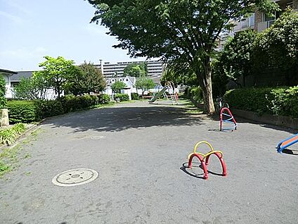 西寺尾蕪谷第二公園 100m