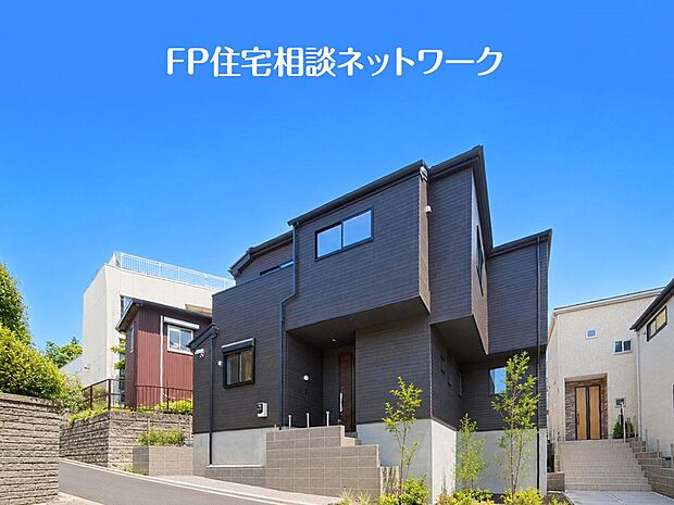 光と風があふれる心地よい住空間。駅から近く、静かな環境に包まれながら、ゆったりとした時間を楽しむことができます。