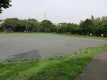 白根東公園 800m