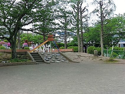 ハイランド西ヶ丘公園 700m(9分)