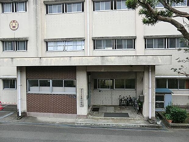 横浜市立富岡小学校（約500m・徒歩7分）