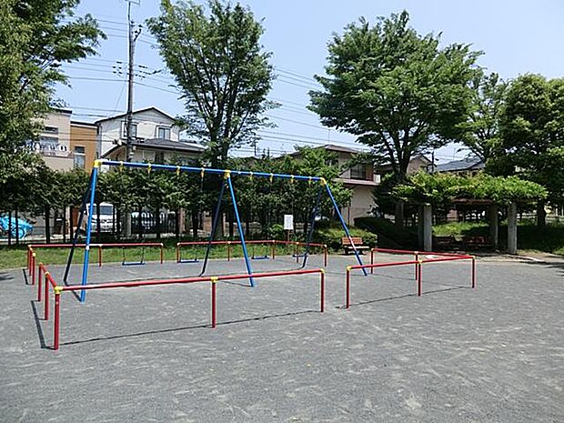 須郷谷公園(約210m)