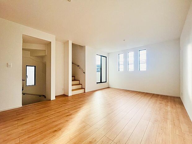 リビングのお子様を見守りながらお料理が出来る対面式カウンターキッチン。ご家族との会話がはずみます。