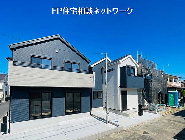 柔らかな風と豊かな緑に包まれた落ち着きある閑静な住宅街に、3棟の邸宅が誕生です。（本画像は外構一部をCGで作成しております。）