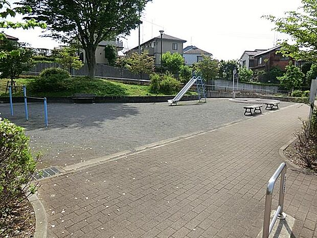 六角橋六丁目公園（約400m）