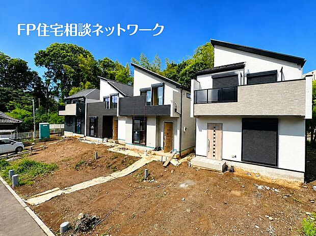 深く豊かな緑と爽快な青い空を感じるまさに横浜に暮らす心地よさを存分に堪能いただける邸宅です。グレードの高い設備仕様が標準装備のデザイン住宅で快適で便利な生活をお送り頂けます。