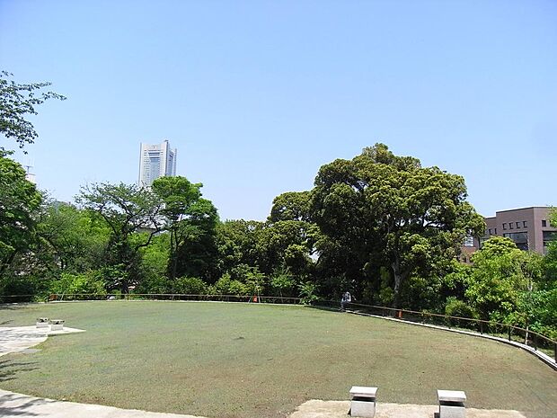 野毛山公園(約950m)