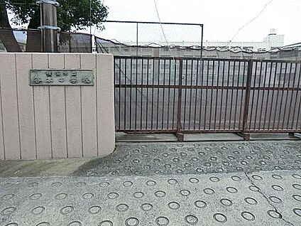 横浜市立谷本中学校 210m
