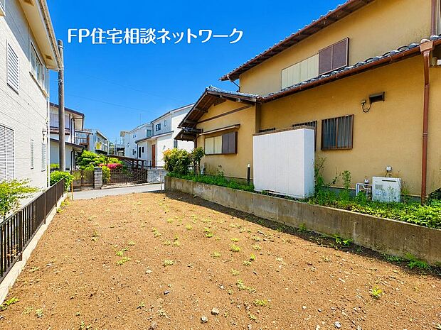 【現地外観写真】四季を通じて自然と触れ合えるスポットが周辺には盛りだくさん!お散歩やジョギング、週末のご家族での遊びに最適です。目の前に広がる開放感とゆとり、暮らしの夢を育む理想の住まいがここにはあります。