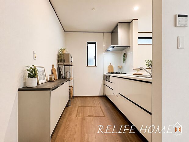■System kitchen■ ※本画像はAIがCGで家具作成しており、実際の現地に家具は設置されておりません。また、販売価格に家具等は含まれておりません。