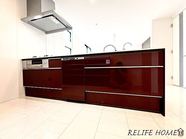 ■System kitchen■  ※本画像はAIがCGで家具作成しており、実際の現地に家具は設置されておりません。また、販売価格に家具等は含まれておりません。（B号棟）