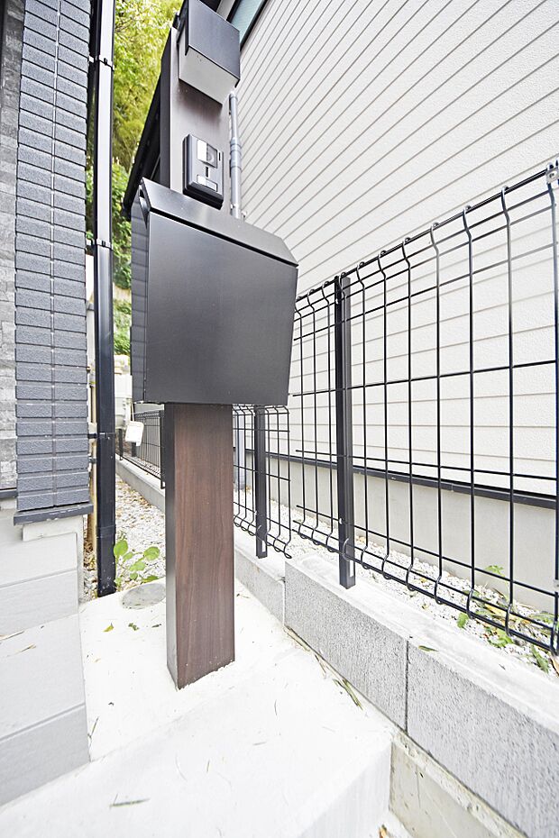 【その他現地】共働きの方にも嬉しい宅配ボックスも完備♪(1号棟)