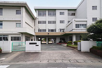 牛久保小学校 415ｍ(徒歩6分)