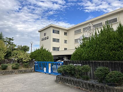 梅坪台中学校 1450m(徒歩19分)