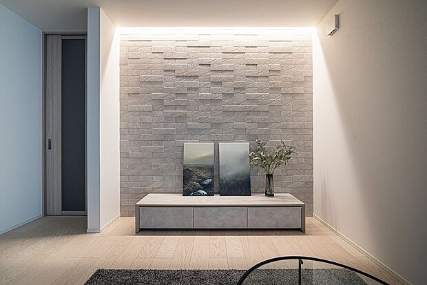 【No.1】エコカラット
「調湿機能」や「脱臭効果」のエコカラットを壁一面に。高級感のある表情が魅力