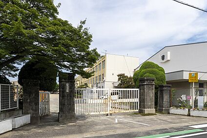 古知野南小学校 950m(徒歩12分)