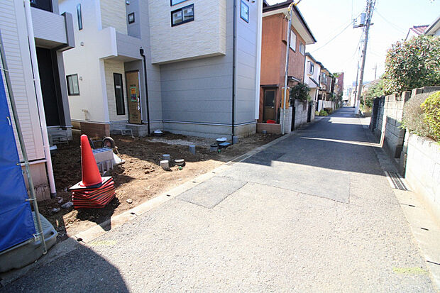 外観写真（2026年3月撮影）　まもなく完成です。