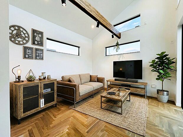 【ヘリンボーンの床】
暮らしのイメージ:インダストリアルなインテリアを配置