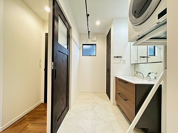 【■ランドリールーム■】洗面化粧台、乾燥機「乾太くん」付き