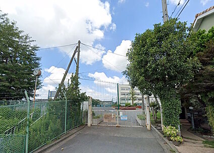 横浜市立東鴨居中学校 550m(徒歩8分)