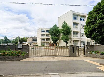 横浜市立勝田小学校 913m(徒歩12分)
