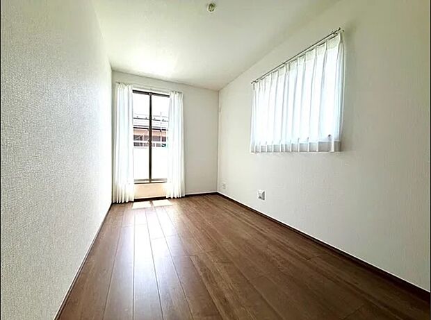 2階には4部屋あり、お子様の成長に合わせ活用可能。豊富な収納で快適な毎日をサポート。