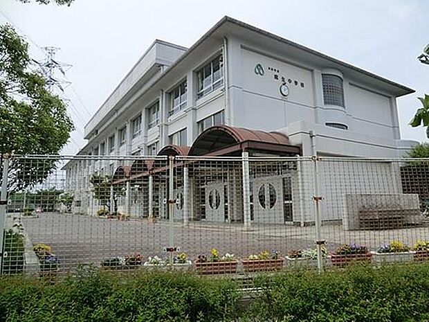 川崎市立麻生中学校(約771m)