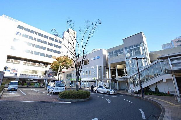 小田急小田原線「新百合ヶ丘」駅まで2200m